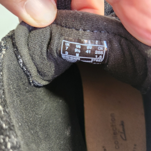 Clarks Roseville Black Suede Laced Ankle Booties Womens 9.5 - Picture 10 of 12